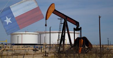 El petróleo de Texas cae 2,8 % hasta 93,89 dólares por tensiones entre EE.UU. e Irán