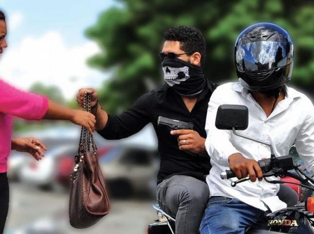 Denuncian ola de delictiva en El Catey de Samaná por múltiples robos a centro educativo