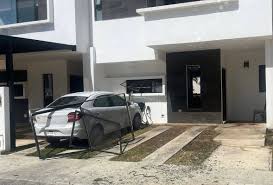 VIDEO: Dos menores y dos mujeres resultan afectados tras explosión en residencial de Higüey