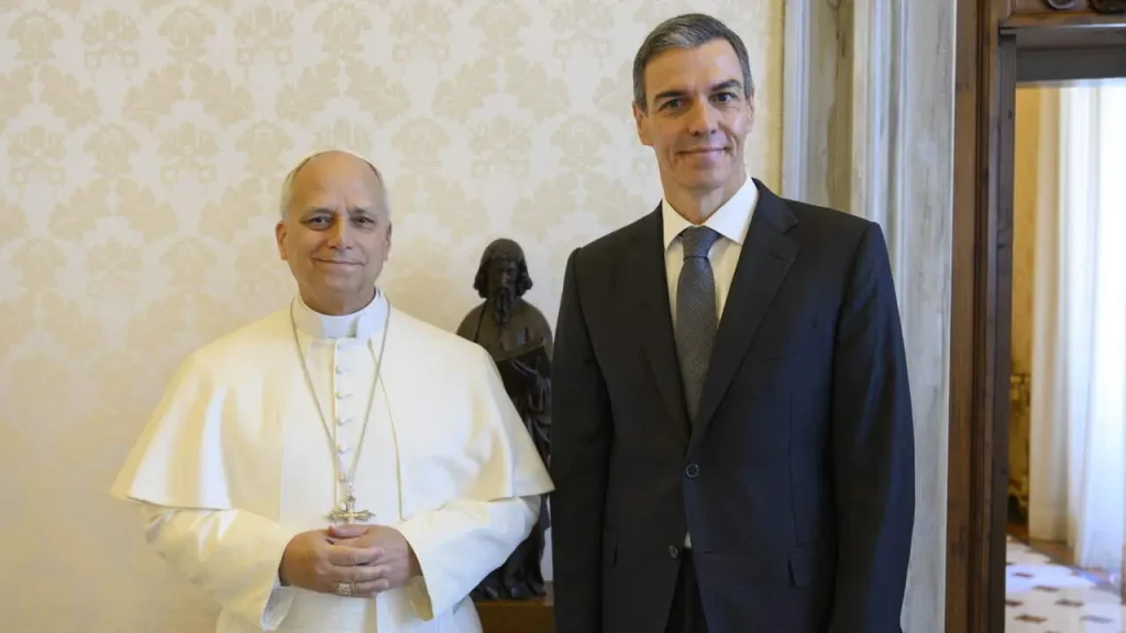 Presidente de España alaba defensa de paz del papa León XIV