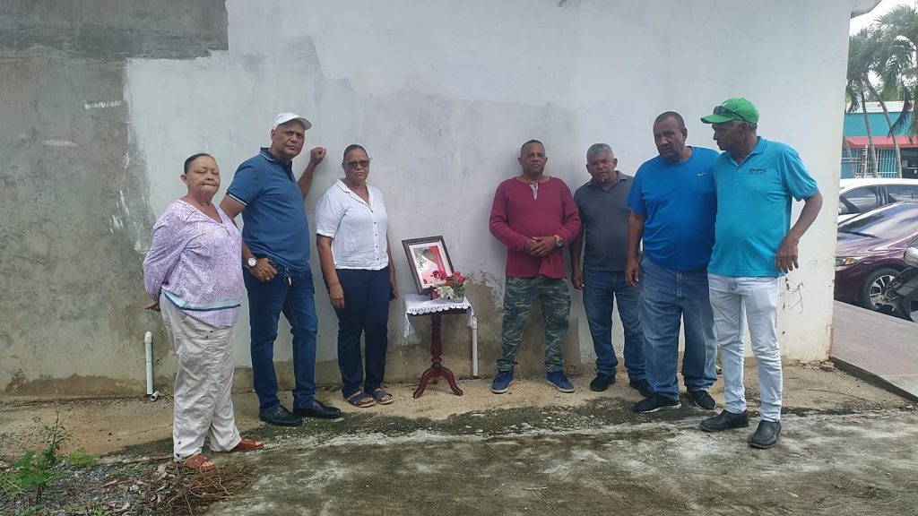 VIDEO: Familia exige justicia por asesinato de pariente hace dos años en Villa Cutupú, La Vega
