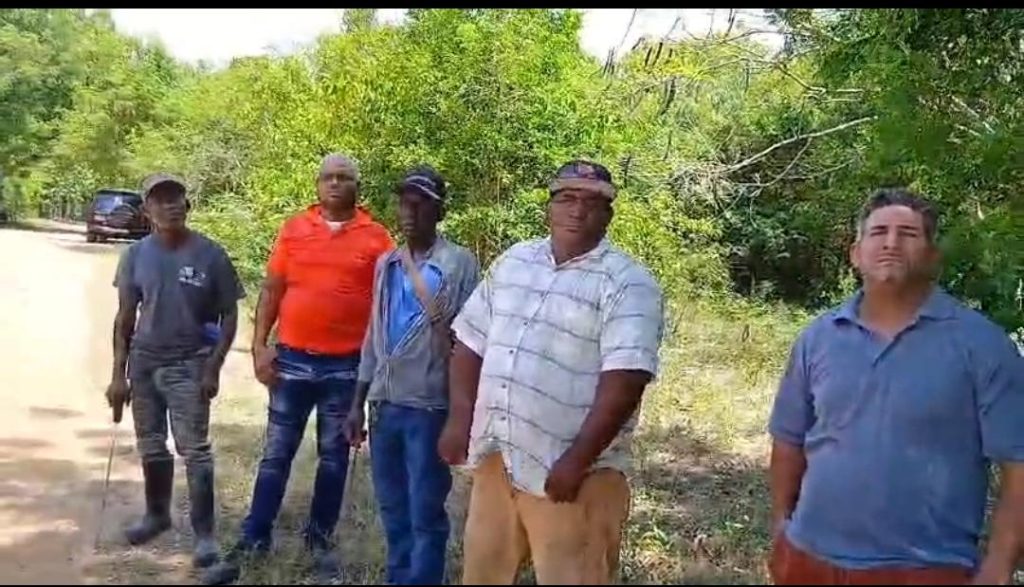 VIDEO: Campesinos denuncian presunto intento de apropiación de terrenos en Cumayasa, La Romana