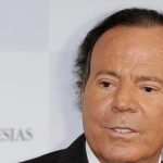 Julio Iglesias se querellará contra medio tras no retractarse sobre denuncia de exempleadas