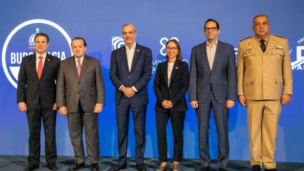 Permiso digital de salida de menores costará RD$6,300 en nueva plataforma del Gobierno