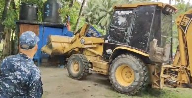 Denuncian como arbitrario desalojo de casetas en Playa Rogelio, Espaillat