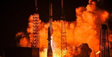 Cohete de Blue Origin explota durante prueba previa a lanzamiento satelital