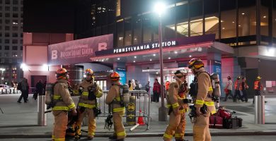 VIDEO: Al menos cinco heridos tras incendio en Penn Station de Nueva York