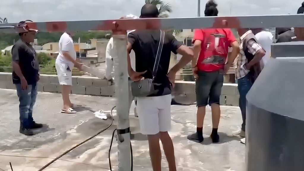 VIDEO: Menores resultan con quemaduras tras recibir descarga eléctrica en Higüey