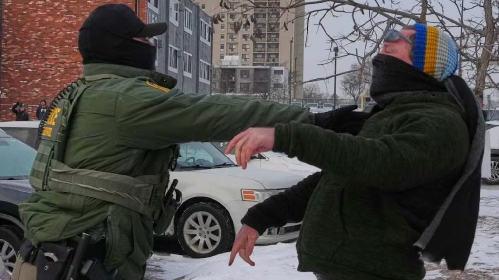 Arrestan a agente de ICE acusado de disparar a migrante venezolano en Minnesota