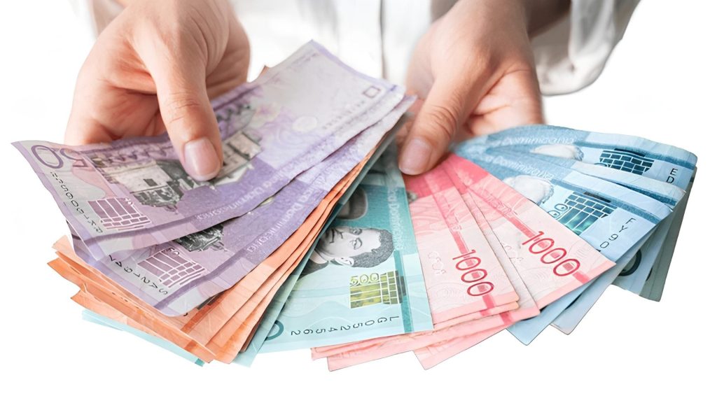 Baja la pobreza monetaria en República Dominicana a 15.4 % hasta marzo de 2026
