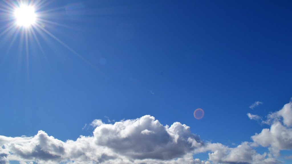 Cielo soleado y grisáceo con algunas lluvias aisladas para este Día de las Madres