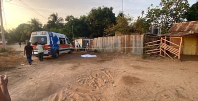 Mujer muere apuñalada en Montecristi; señalan a una hermana como presunta responsable