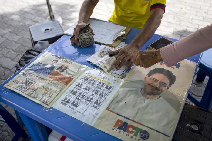 VIDEO: Presunta compra de votos en jornada electoral de Colombia deja varios arrestados en Popayán