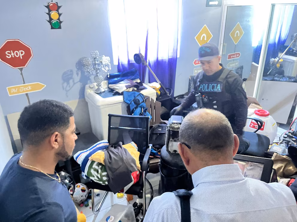 Policía desmantela banda de robo de motocicletas en Santiago; cuatro detenidos y vehículos recuperados