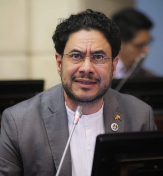 Cepeda pide a su campaña no utilizar la camiseta de la Selección ni símbolos patrios con fines electorales