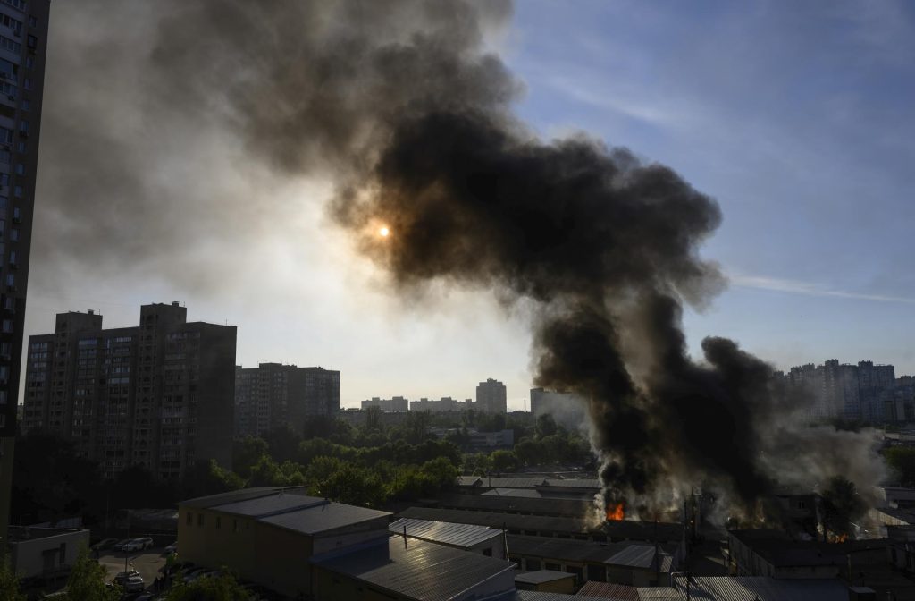 Ataque masivo ruso con 18 muertos confirma que Ucrania es vulnerable a misiles balísticos