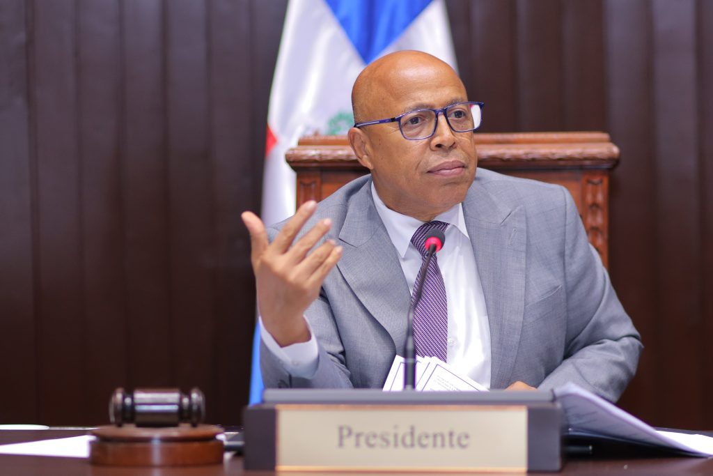 Alfredo Pacheco: «No he realizado ninguna propuesta de modificación a la cesantía»