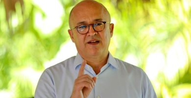 Aspirante presidencial del PLD denuncia atraco de encapuchados a sus allegados en Santiago