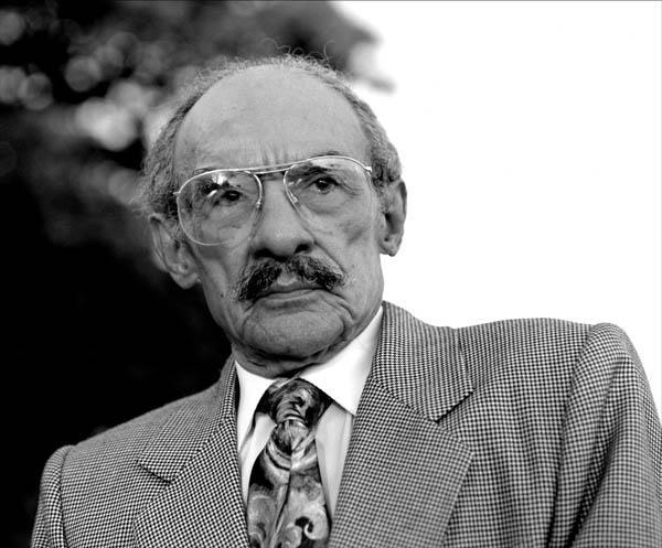 Pedro Julio Mir Valentín: nacimiento, vida y legado del Poeta Nacional