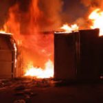 Incendio en la madrugada deja varias estructuras dañadas en San Juan; no se reportan pérdidas humana