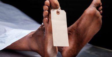 Hombre muere tras caer de un sexto piso mientras instalaba un aire acondicionado