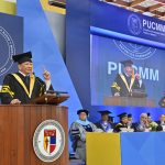 Presidente ejecutivo del Banco de Reservas exhorta a 1,149 graduados de la PUCMM a ser visionarios y valorar la ética