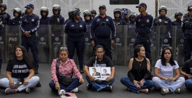 ONG venezolana denuncia falta de información sobre traslado de presos políticos desde El Helicoide