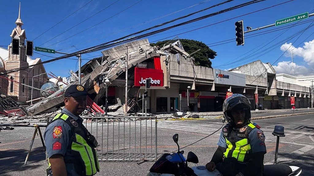 Terremoto de magnitud 7,8 sacude Filipinas y activa alerta de tsunami en Japón