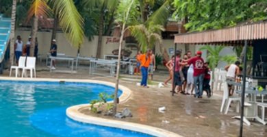 ¡A botellazo limpio! Varios heridos tras supuesta riña en parque acuático en Santiago