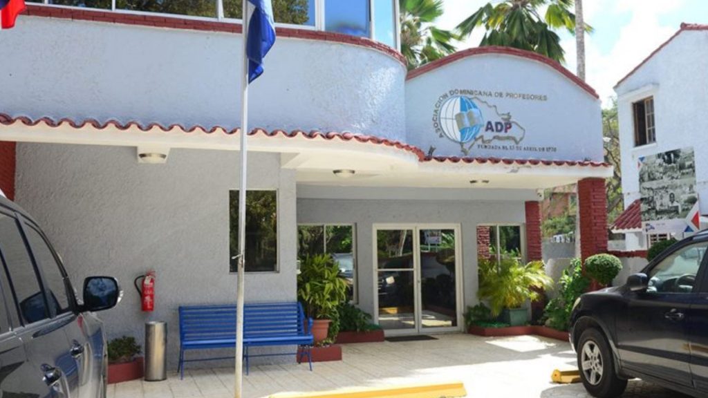 ADP rechaza proyecto que busca descontar salario a docentes por actividades gremiales