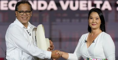 Roberto Sánchez toma ligera ventaja sobre Keiko Fujimori con el 93,92 % de los votos contados en Perú