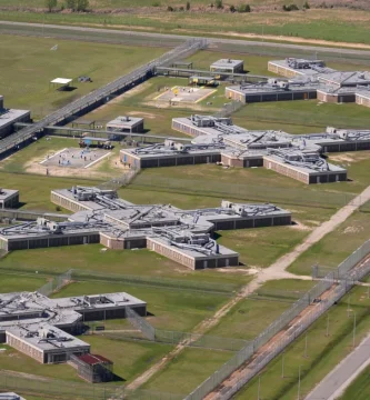 Cárcel del ICE en Luisiana reporta 2da muerte de un detenido en menos de 2 meses