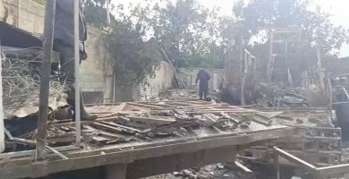 Incendio reduce a cenizas depósito de metales y plásticos en Cancino Adentro