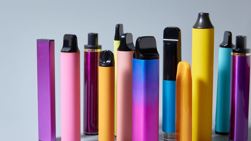Vapes letales: alertan sobre las consecuencias de los sabores de los cigarrillos electrónicos
