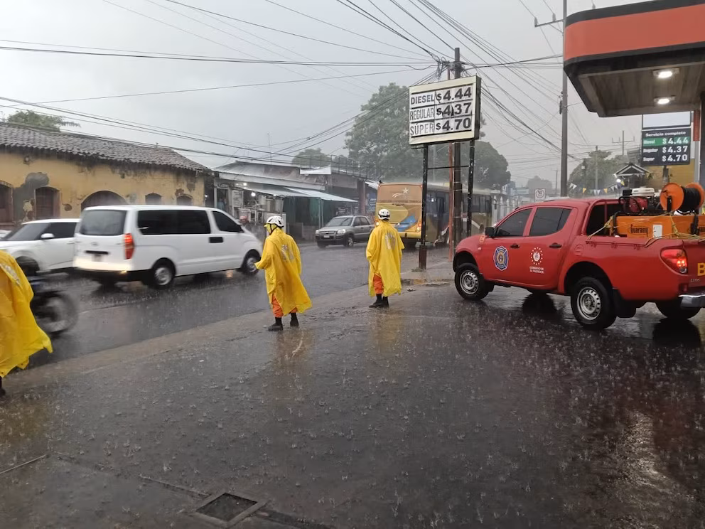 El Salvador, Nicaragua, Honduras y Guatemala en emergencia ante el temporal causado por la tormenta Cristina