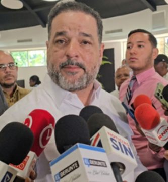 VIDEO: Ministro de Medio Ambiente garantiza plan de reforestación tras tala de árboles en la avenida 6 de Noviembre