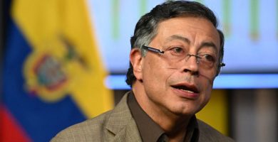 Tras suspensión de Petro, mandatario denuncia que se ha violado la ley
