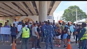 Protestas en Boca Chica por largas tandas de apagones en toda la demarcación