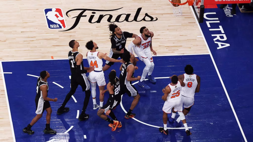 Knicks superan a los Spurs y quedan a un paso del anillo de la NBA