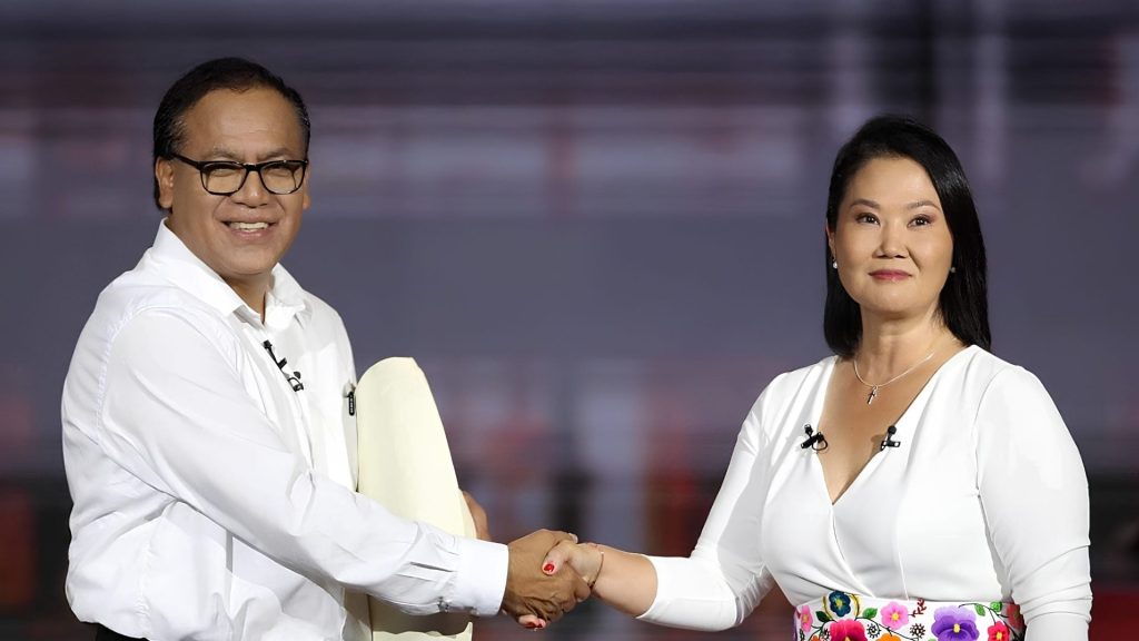 Fujimori recupera ventaja mínima sobre Sánchez en ajustado conteo electoral en Perú