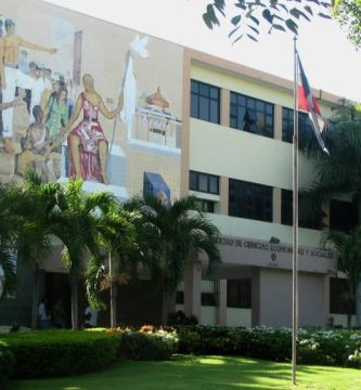 Candidatas a decanato facultad economía UASD presentan propuestas