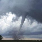 Fuerte tornado provoca daños en varias comunidades del municipio de Loma de Cabrera