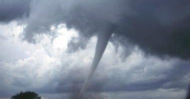 Fuerte tornado provoca daños en varias comunidades del municipio de Loma de Cabrera