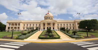 Medidas del Gobierno ante crisis internacional reciben respaldo de economistas
