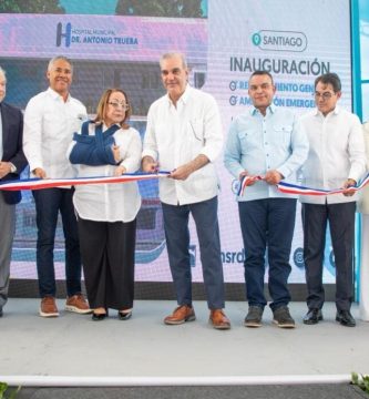 Presidente Abinader entrega remozado hospital en Santiago con inversión de RD$103 millones en Monte Adentro