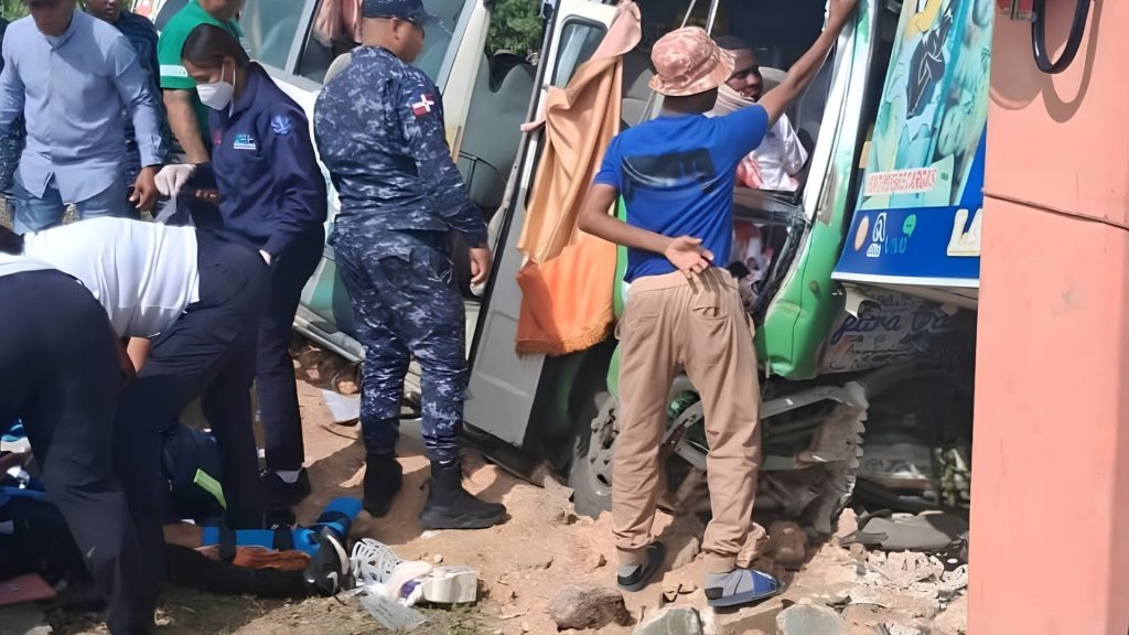 Más de 10 heridos en accidente de tránsito en carretera Hato Mayor-San Pedro