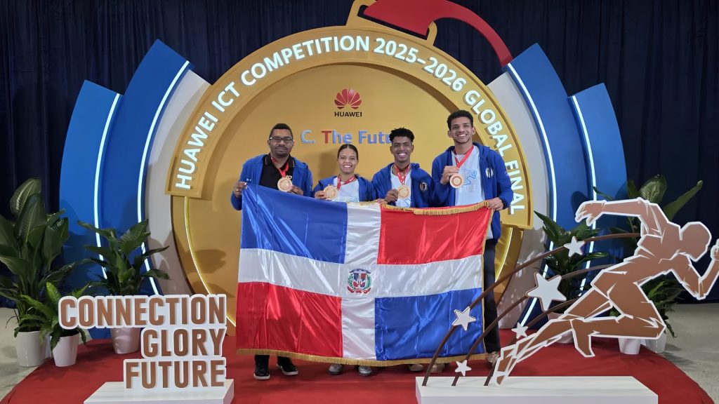 Estudiantes dominicanos ganan competencia de tecnología en la final mundial de China