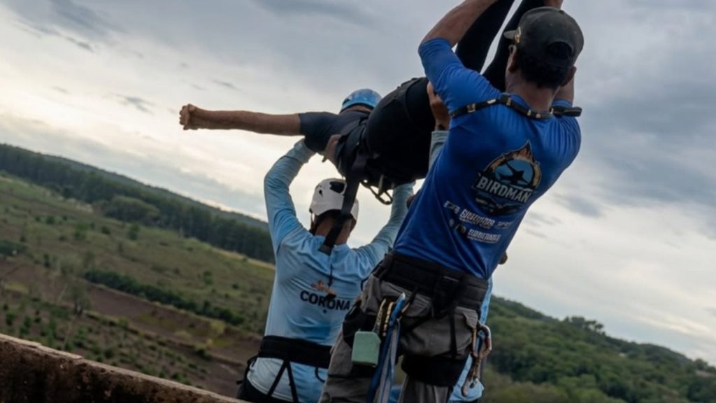 Tragedia en Brasil: olvidan sujetar a una mujer durante salto extremo y fallece