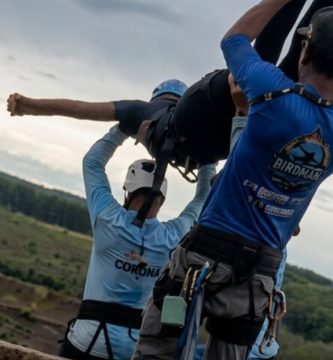 Tragedia en Brasil: olvidan sujetar a una mujer durante salto extremo y fallece