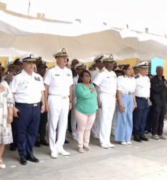 Armada realiza jornada médica y social que beneficia a cientos de familias en Barahona